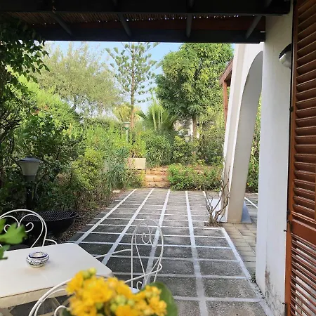 Casa Sciusca بيت للعطل تْشيفالو