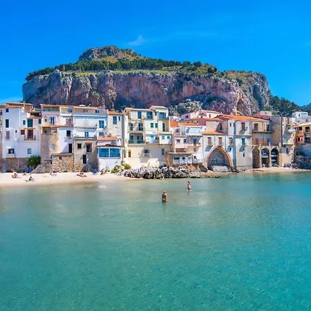 Casa Sciusca بيت للعطل تْشيفالو