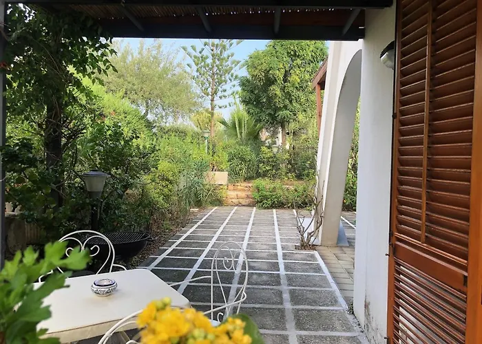 Casa Sciusca بيت للعطل تْشيفالو