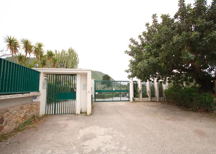 Casa Sciusca * تْشيفالو